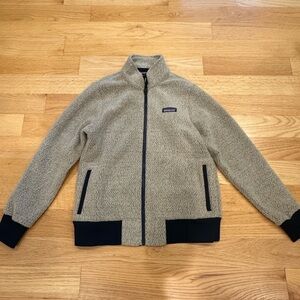 Patagonia Fleece. Beige and Navy barely worn, great condition